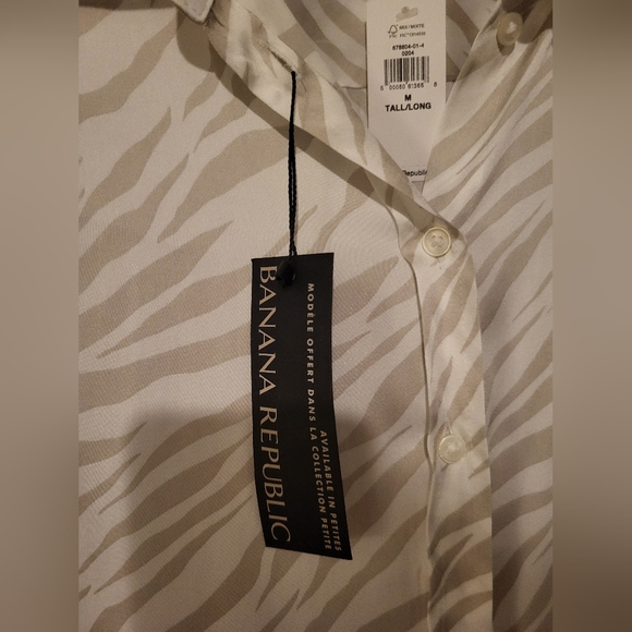 Banana Republic Dress Shirt, Size Med, Cream - Picture 3 of 4